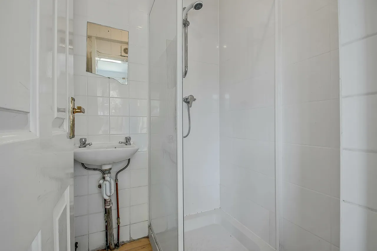 Hazelbank, Surbiton, KT5, photo 8