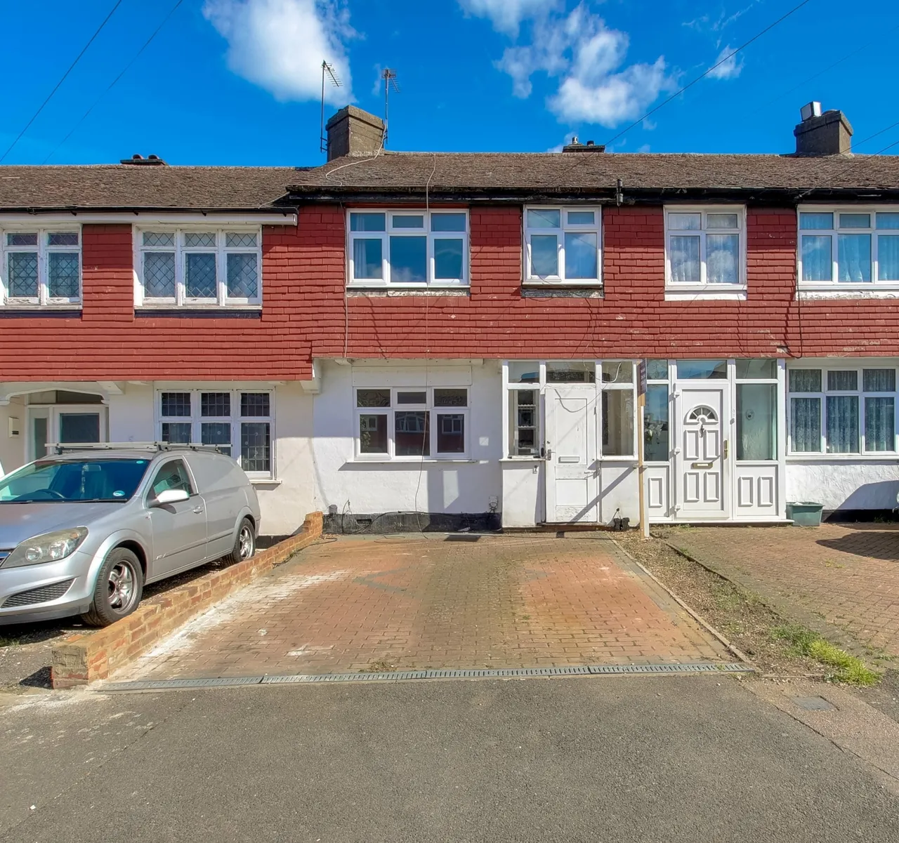 3 bed house for sale — Hazelbank, Surbiton, KT5