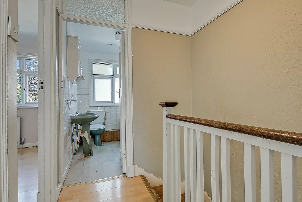 Hazelbank, Surbiton, KT5, photo 9