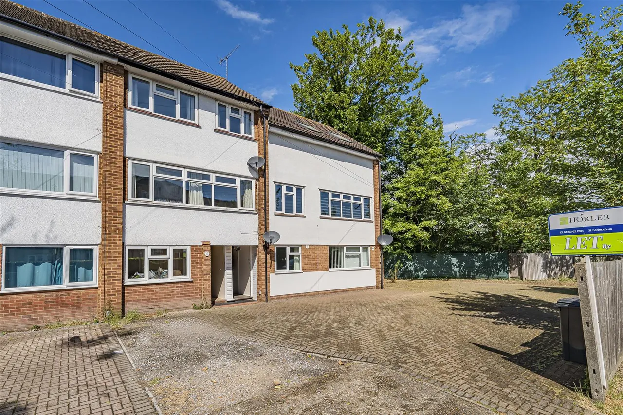 2 bed flat for sale — Wolf Lane, Windsor, Berkshire, SL4 4HR