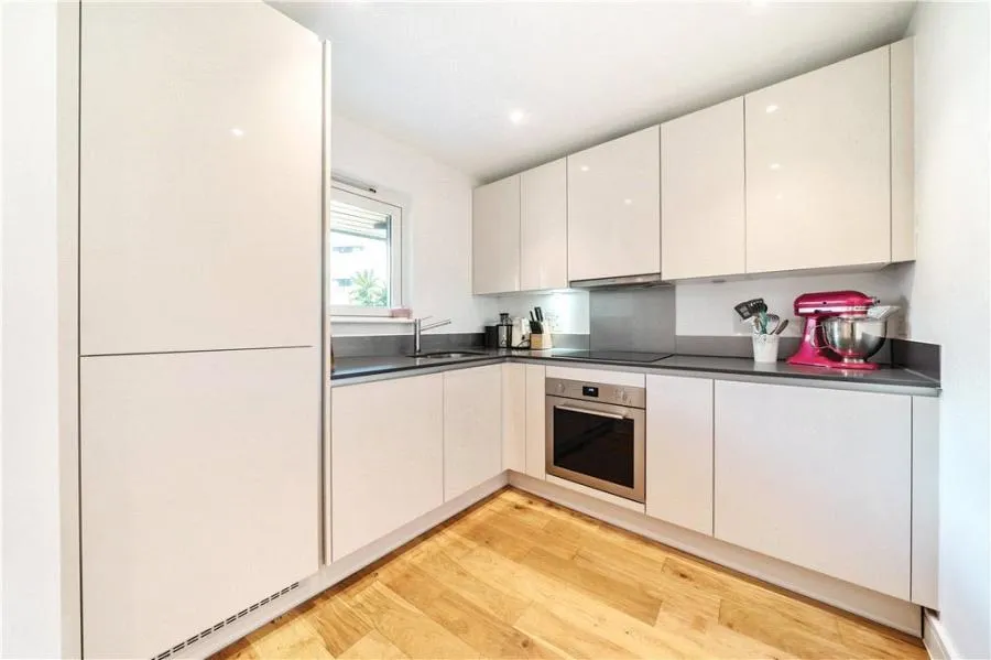Fairbourne Road, London, SW4, photo 2
