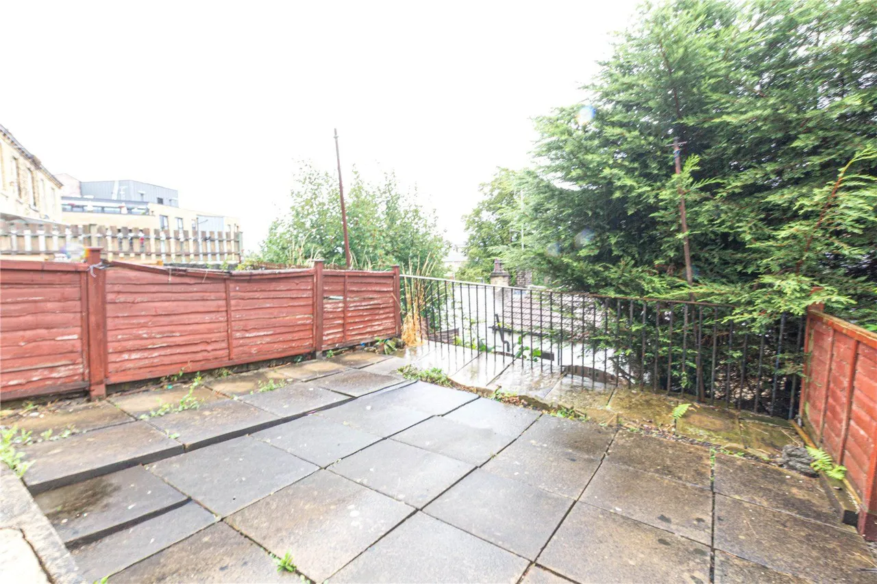 Ashgrove Terrace, Brighouse, HD6, photo 24