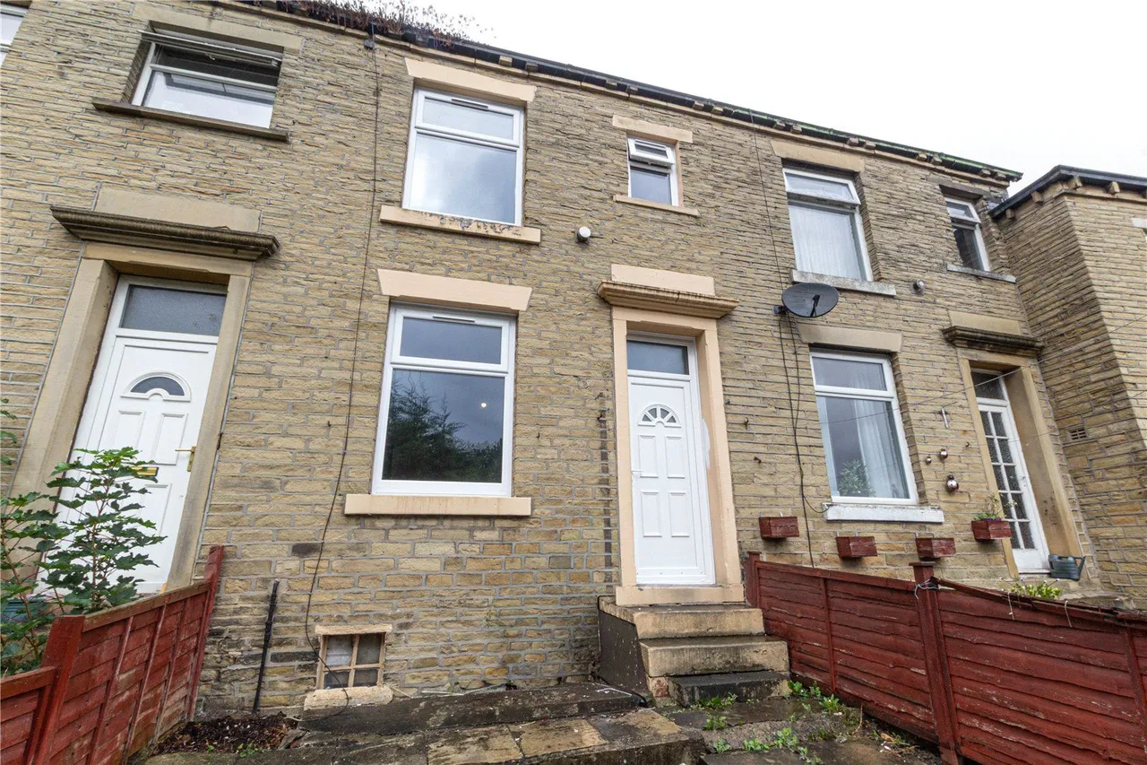 2 bed house to rent, Ashgrove Terrace, Brighouse, HD6