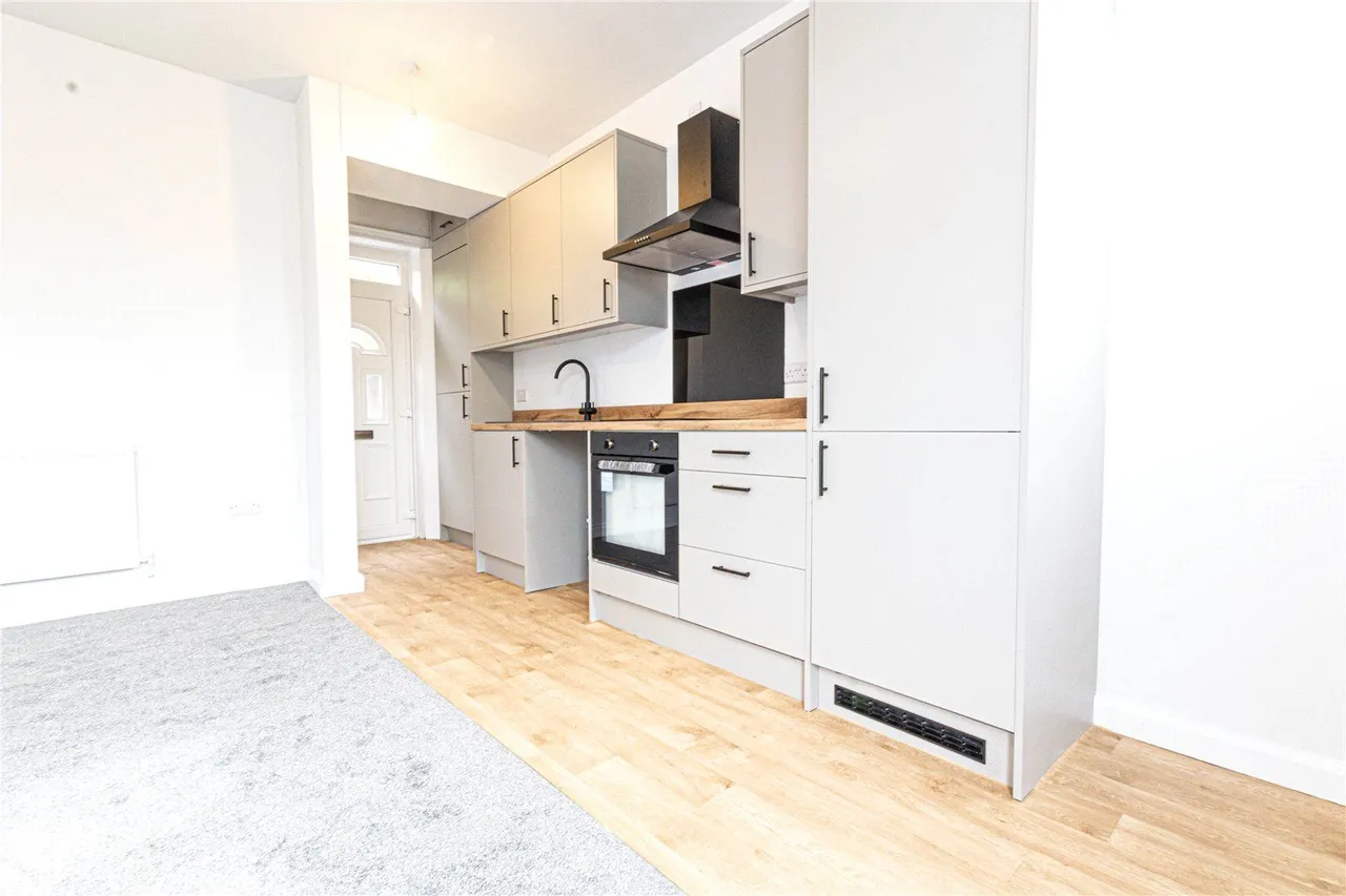 Ashgrove Terrace, Brighouse, HD6, photo 2