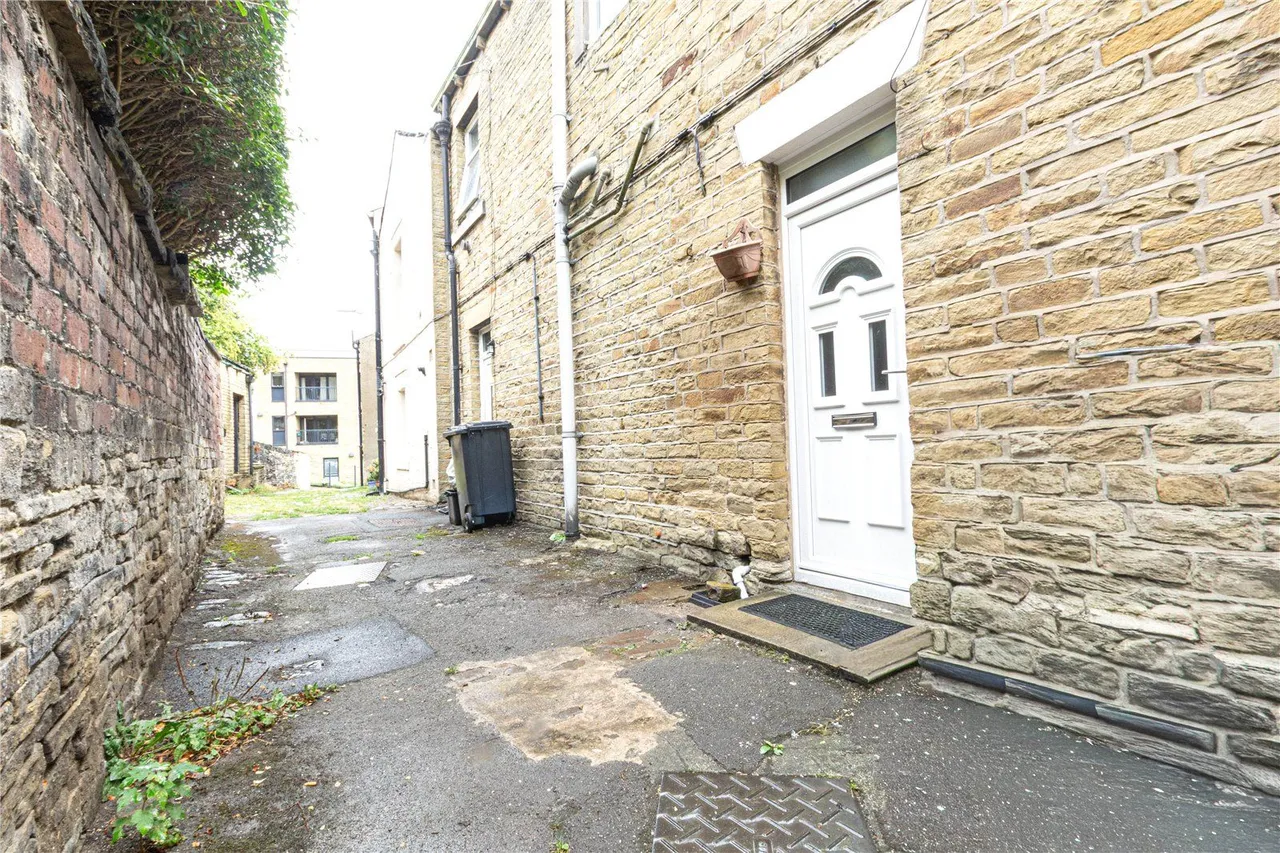 Ashgrove Terrace, Brighouse, HD6, photo 23