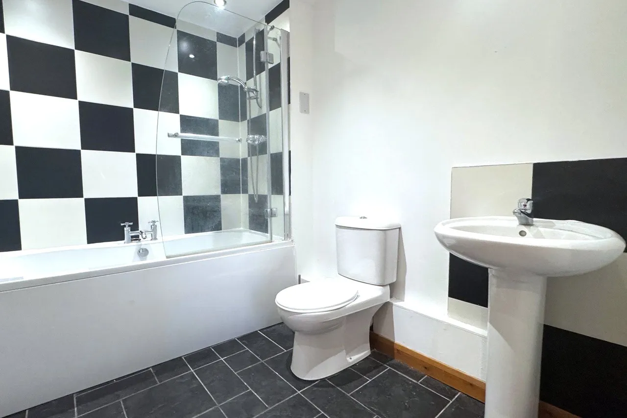 Hillview Lane, Gloucestershire, Twyning, GL20 6JN, photo 9