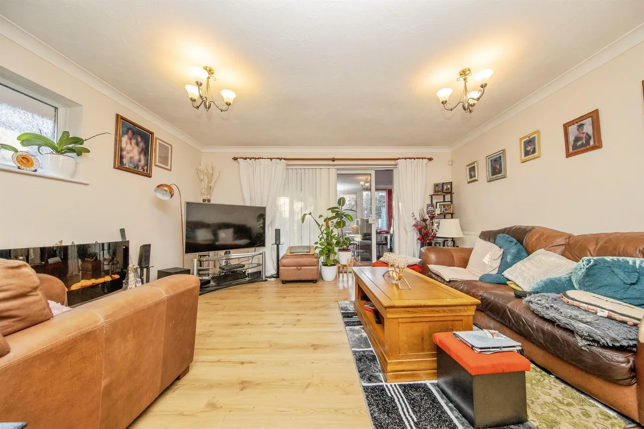 Holmwood Close, Clacton-On-Sea, CO16, photo 3