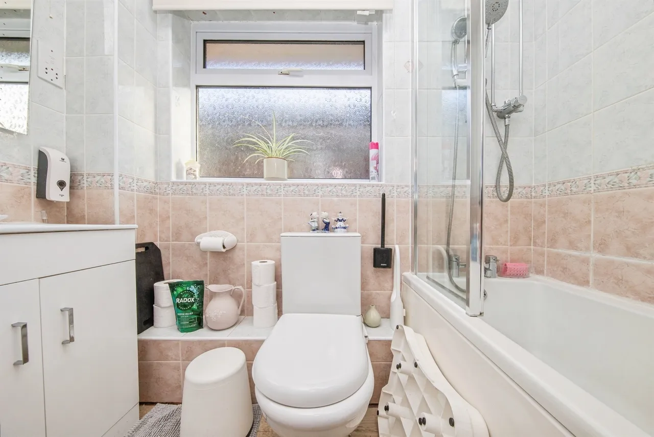 Holmwood Close, Clacton-On-Sea, CO16, photo 12