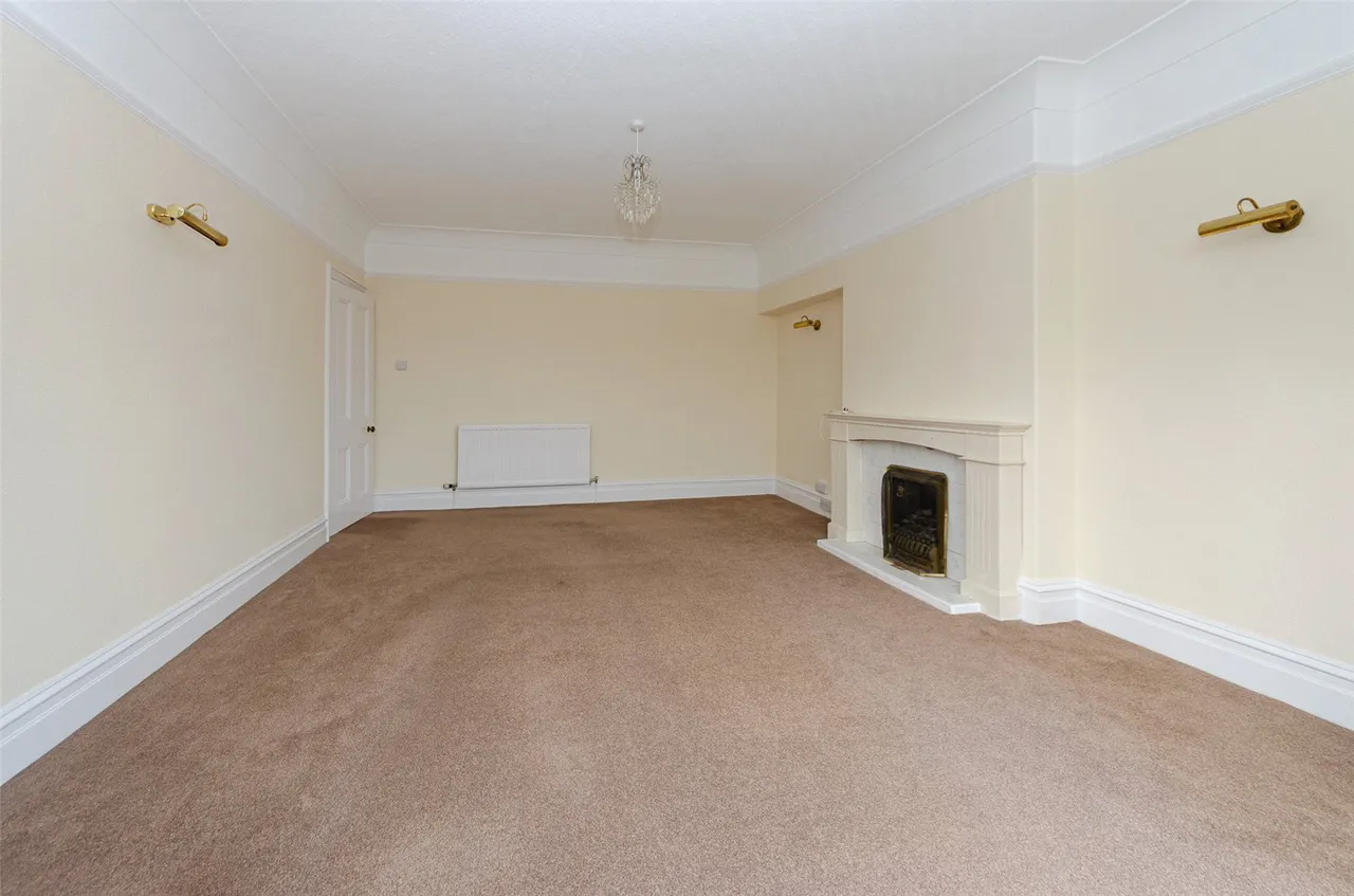 Whitehall Road, Rhos on Sea, photo 4