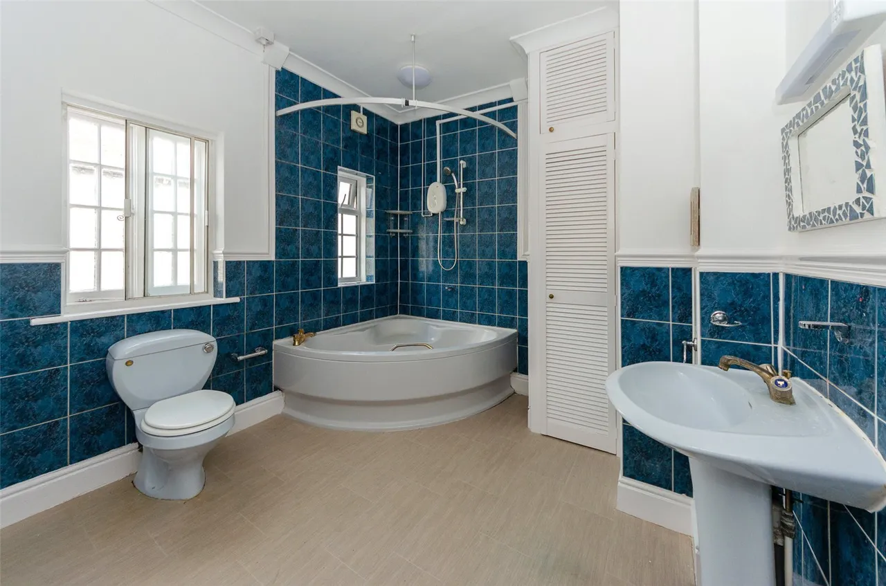 Whitehall Road, Rhos on Sea, photo 8
