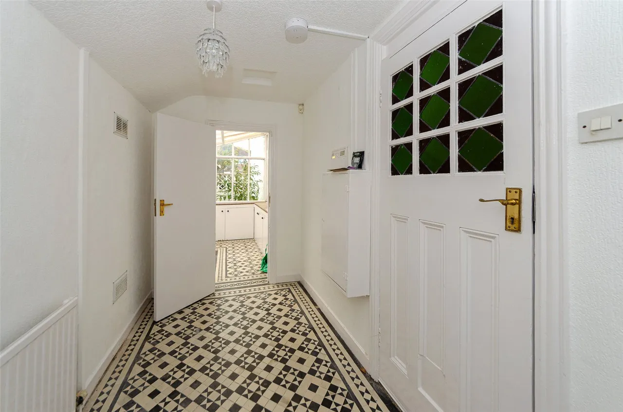 Whitehall Road, Rhos on Sea, photo 2