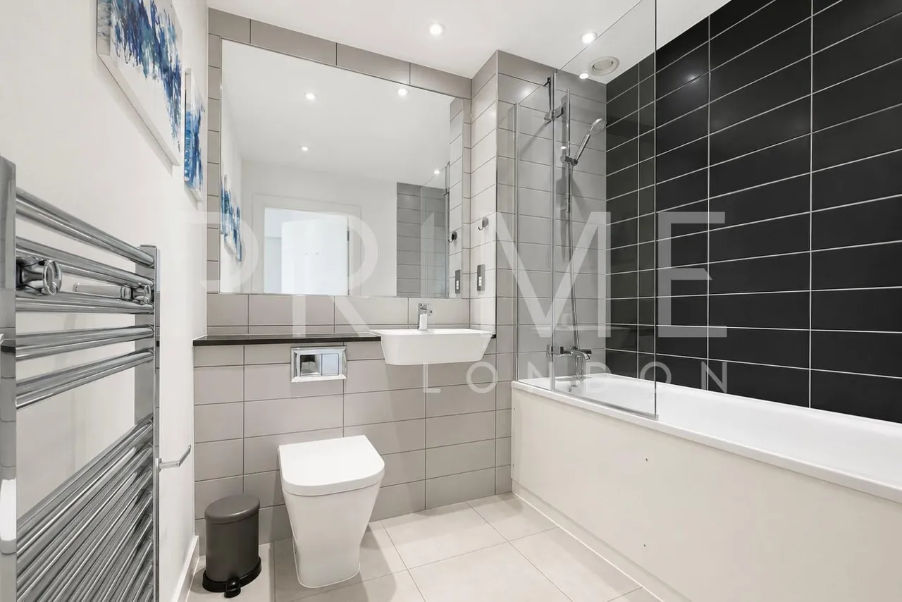 East Ferry Road, Canary Wharf, E14, photo 8