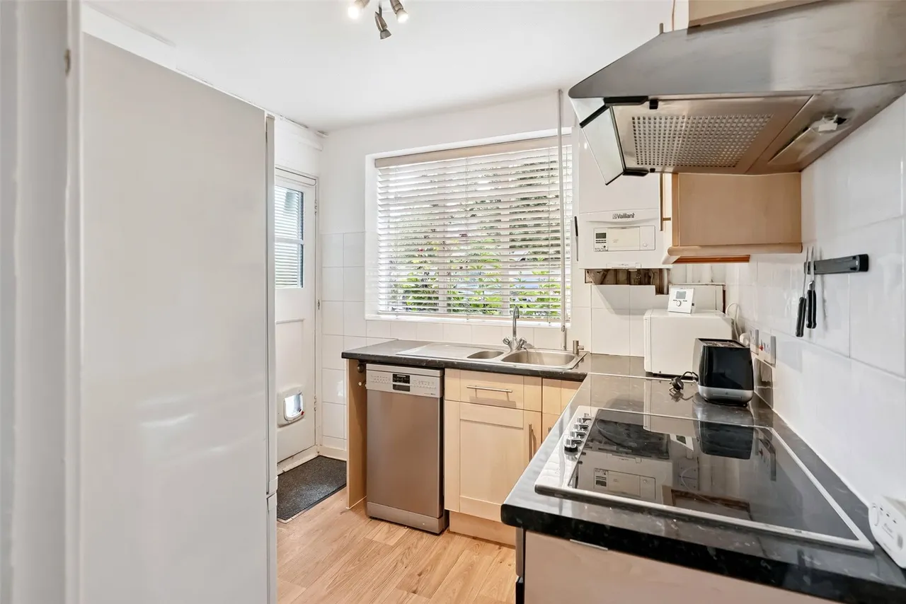 Bridge Road, East Molesey, KT8 9HN, photo 7