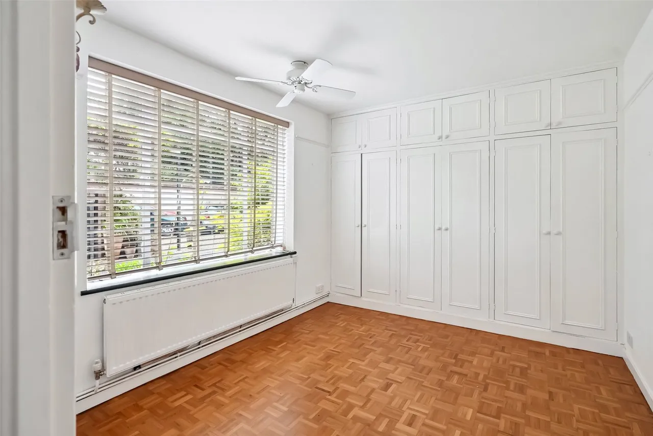 Bridge Road, East Molesey, KT8 9HN, photo 10