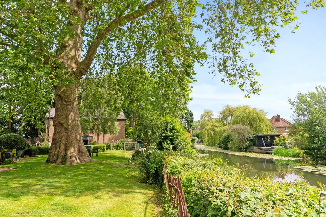 Bridge Road, East Molesey, KT8 9HN, photo 13