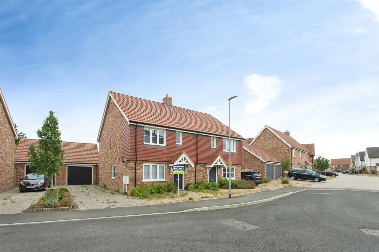 3 bed house for sale, Howells Way, Cambridge, CB23