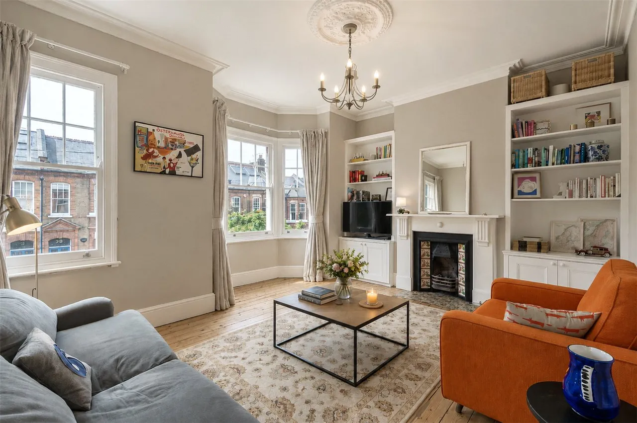 Iveley Road, London, SW4, photo 2
