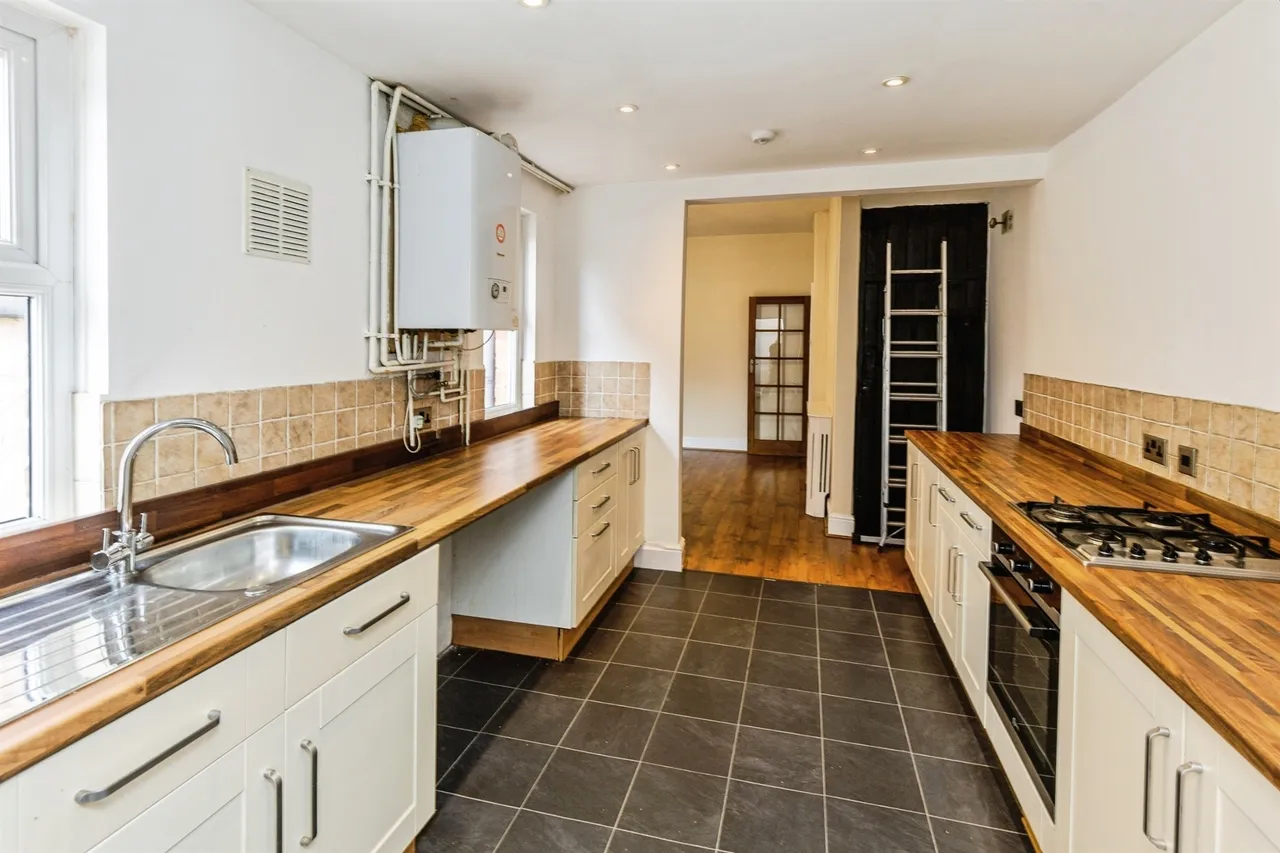 Salisbury Street, Chester, photo 9