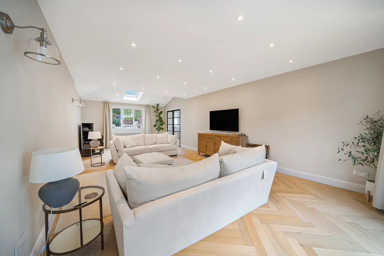 Deansfield, Caterham, CR3 6BL, photo 4