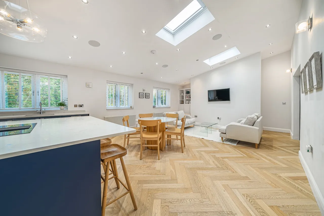 Deansfield, Caterham, CR3 6BL, photo 5