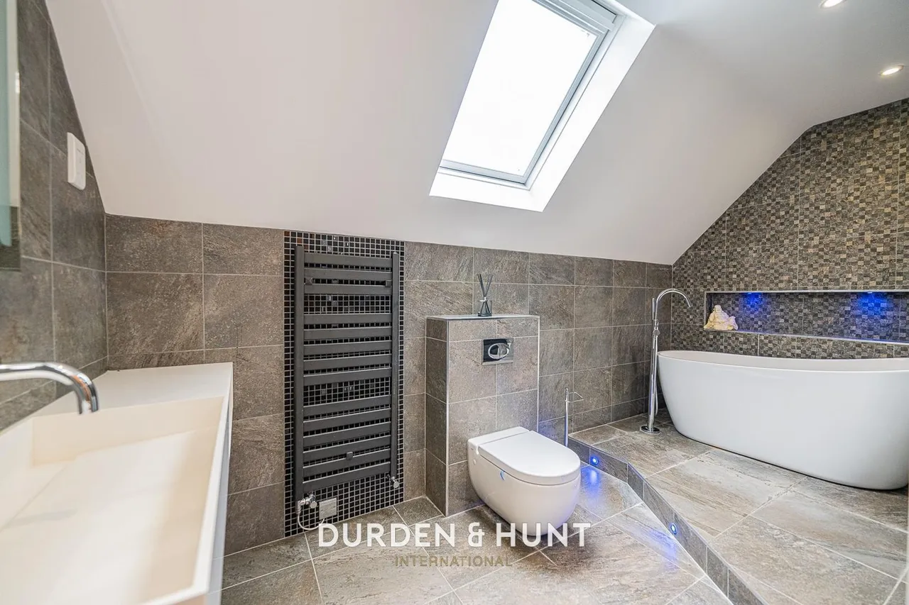 Manor Road, Chigwell, IG7, photo 17