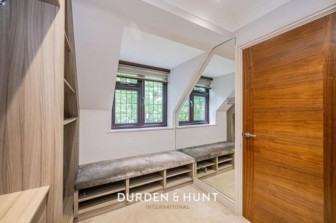 Manor Road, Chigwell, IG7, photo 28