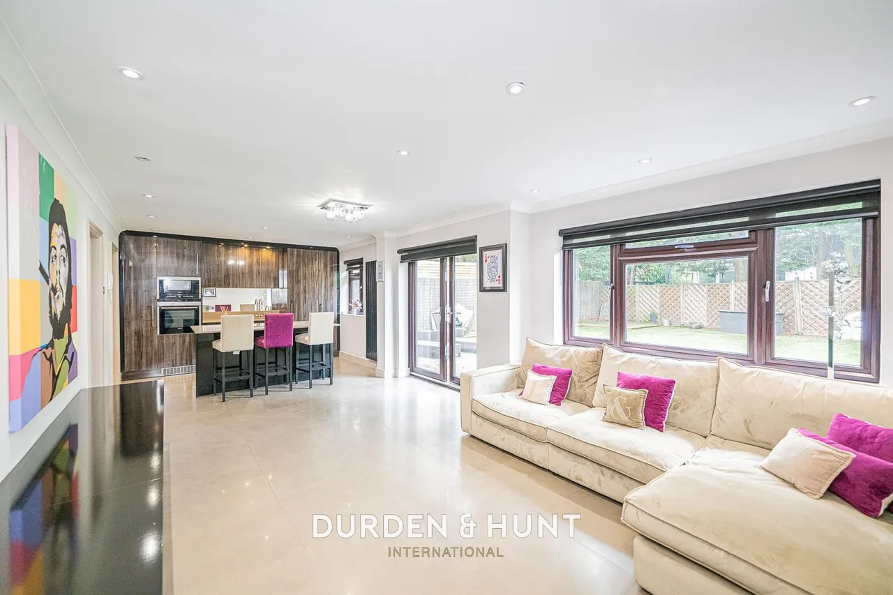 Manor Road, Chigwell, IG7, photo 6