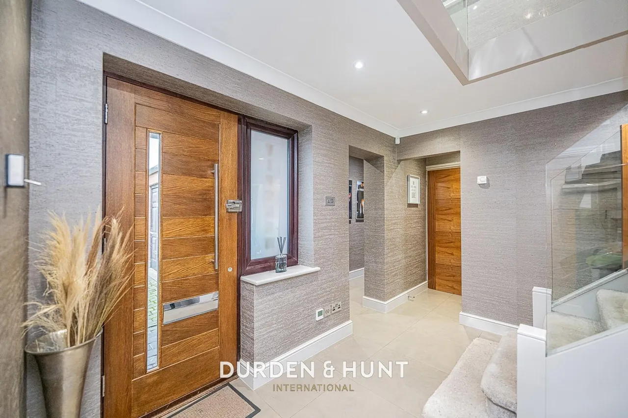 Manor Road, Chigwell, IG7, photo 13