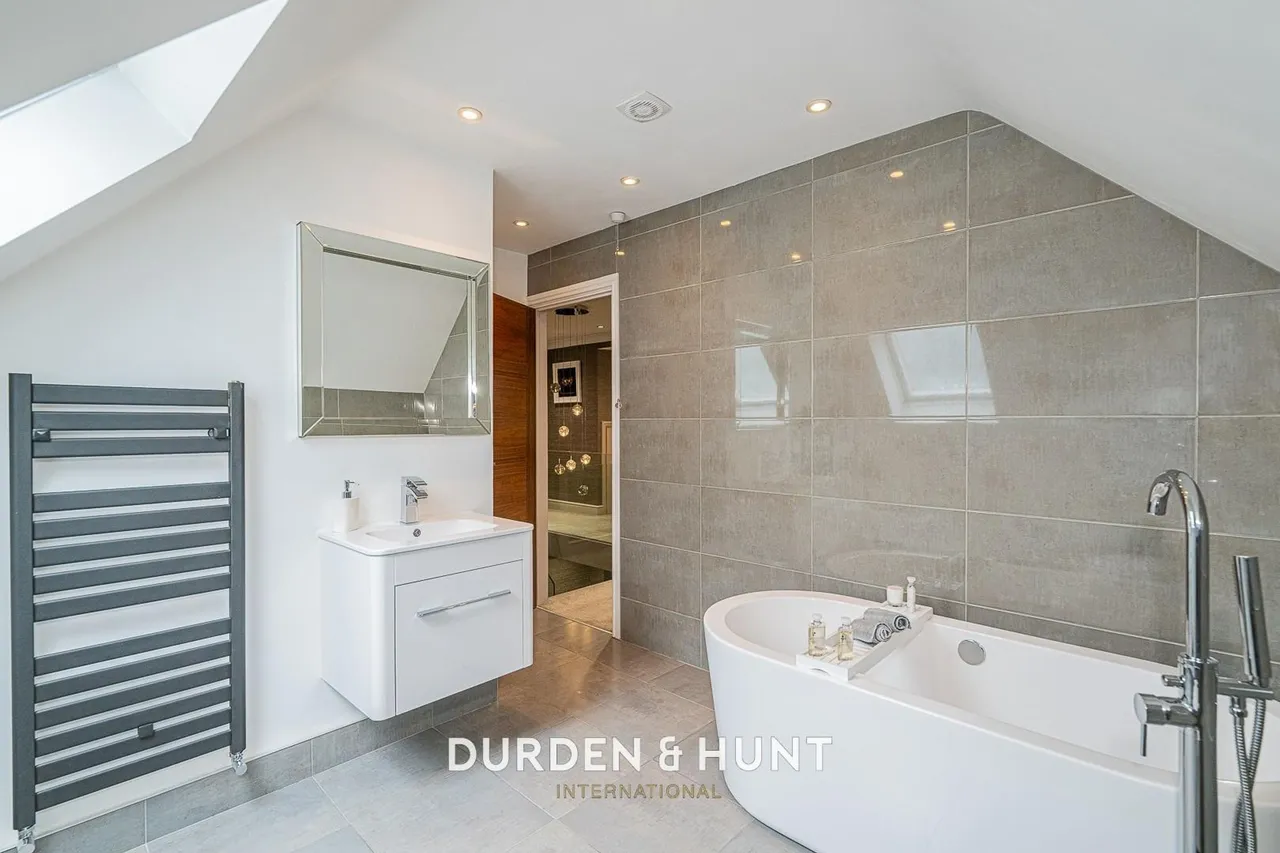 Manor Road, Chigwell, IG7, photo 20