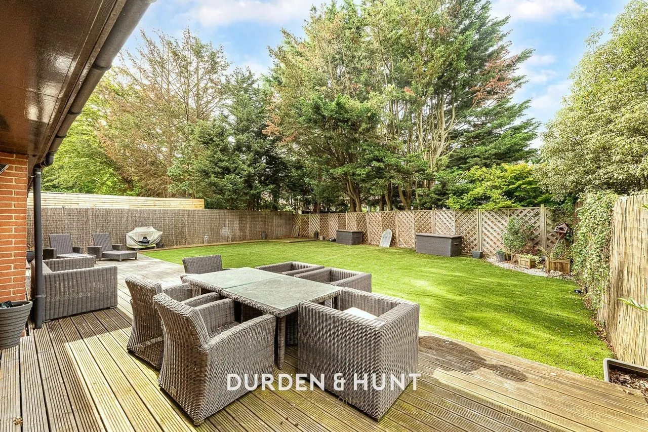 Manor Road, Chigwell, IG7, photo 30