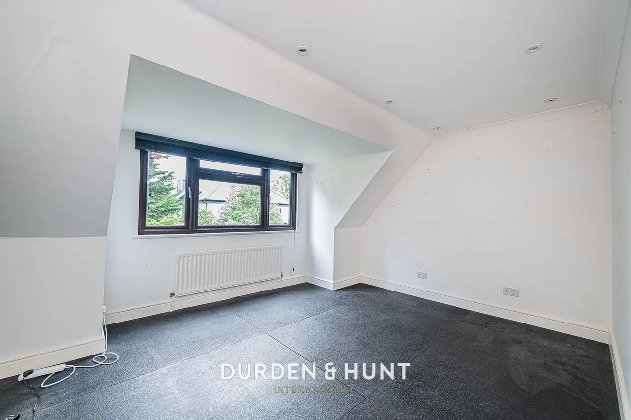 Manor Road, Chigwell, IG7, photo 24