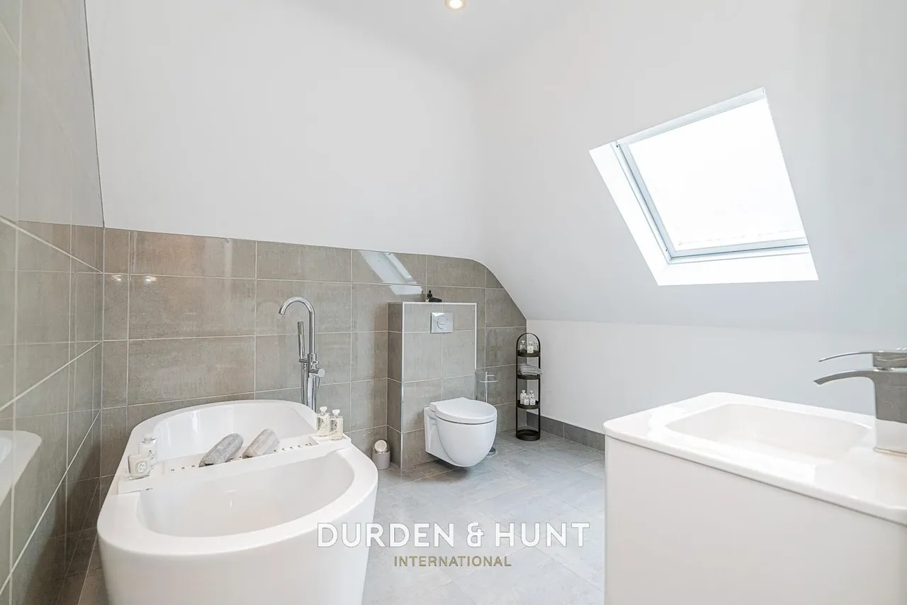 Manor Road, Chigwell, IG7, photo 19
