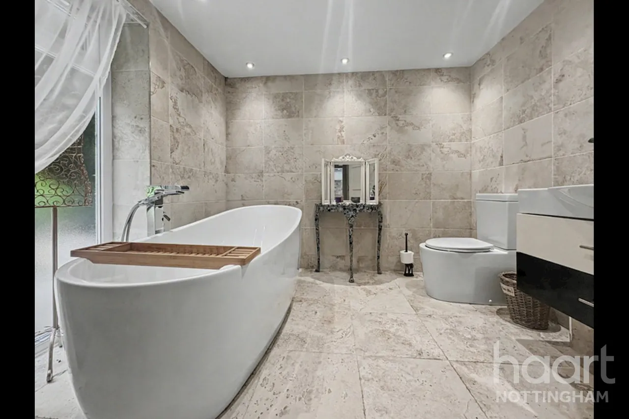 Bassingfield, NG12, photo 12
