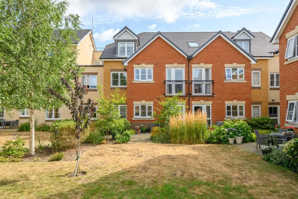 Churchfield Road, Walton-On-Thames KT12 2FR, photo 11