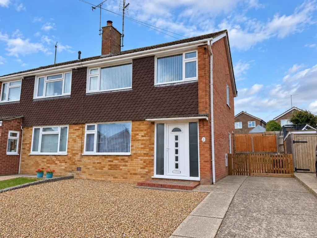 3 bed house to rent, Georges Avenue, Bugbrooke