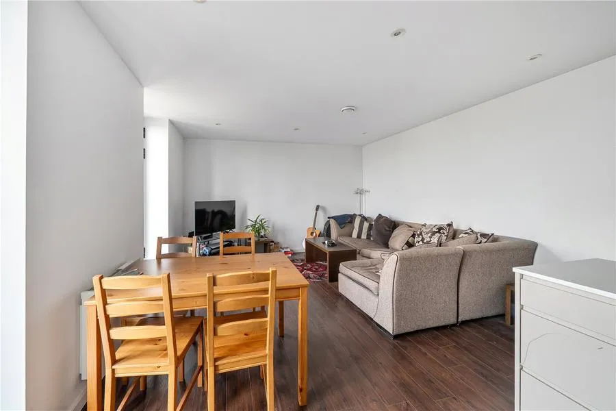 Latimer House, Angus Court, OX9, photo 7