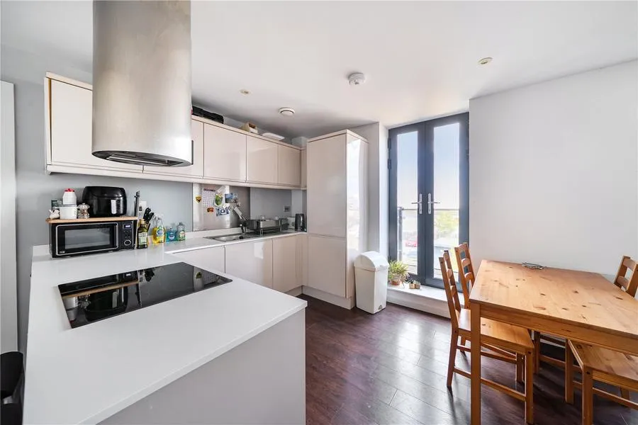 Latimer House, Angus Court, OX9, photo 5