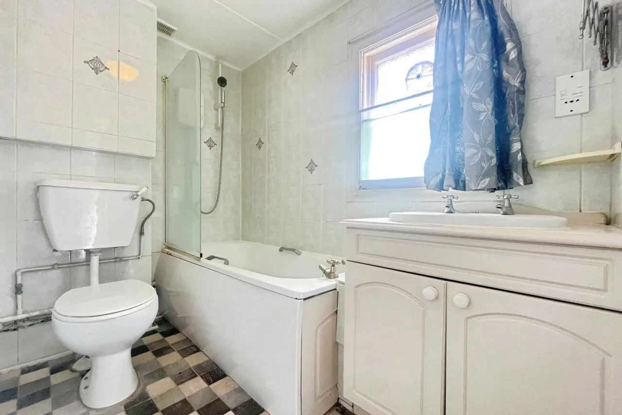 St. James Terrace, Farnham, GU9, photo 5