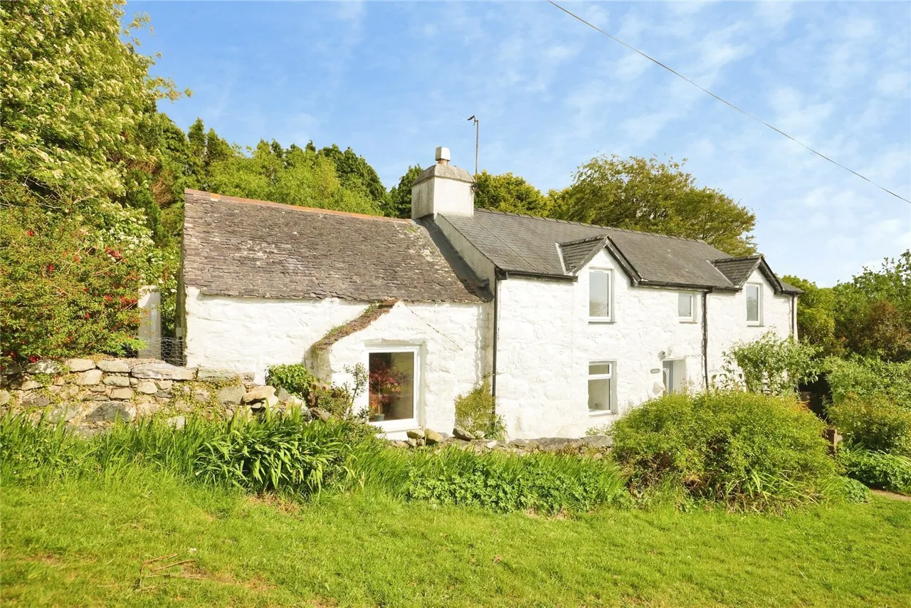 Groeslon, Caernarfon, LL54, photo 17