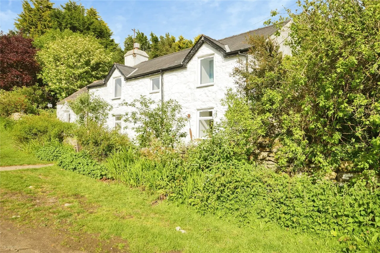 Groeslon, Caernarfon, LL54, photo 31