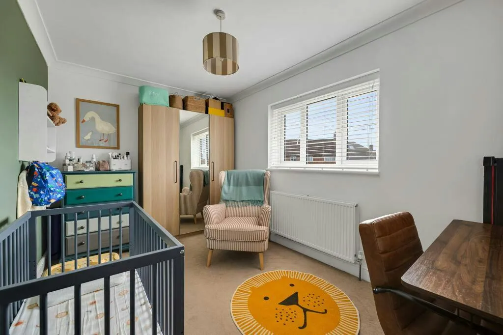 Lambarde Avenue, London, SE9, photo 9