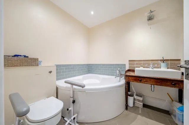 New Road, Bampton, OX18, photo 26