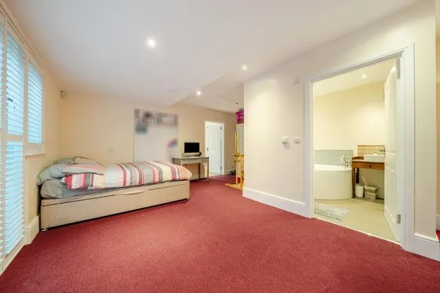 New Road, Bampton, OX18, photo 30