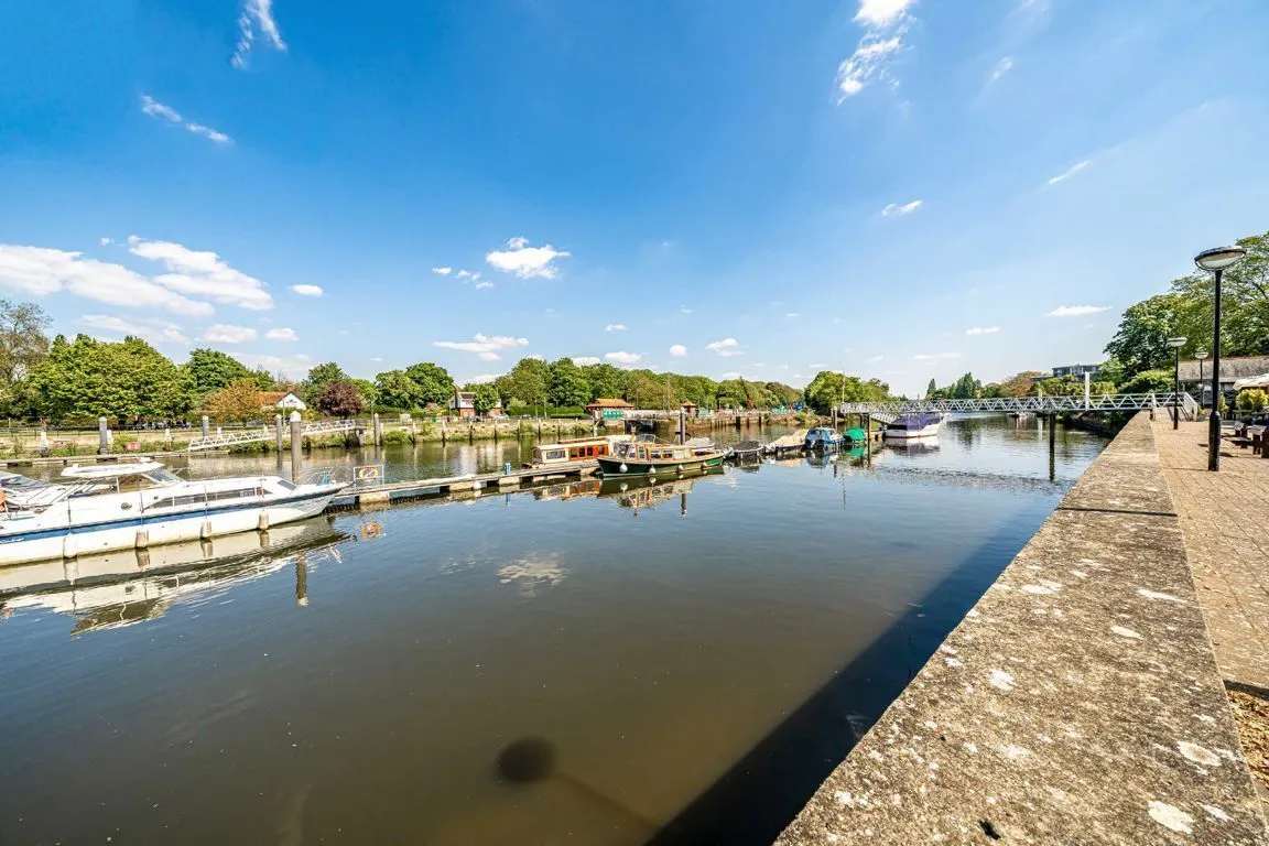 Twickenham Road, TW11, photo 10