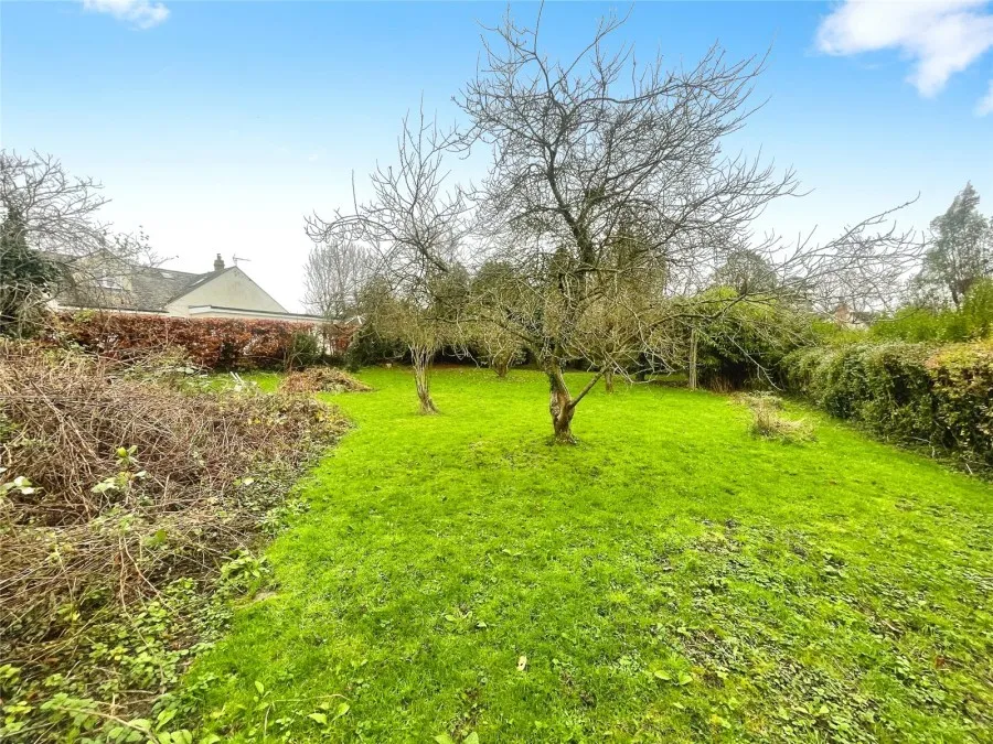 Bungalow Under Offer with 3 bedrooms in Hastingwood, Harlow, CM17, photo 3