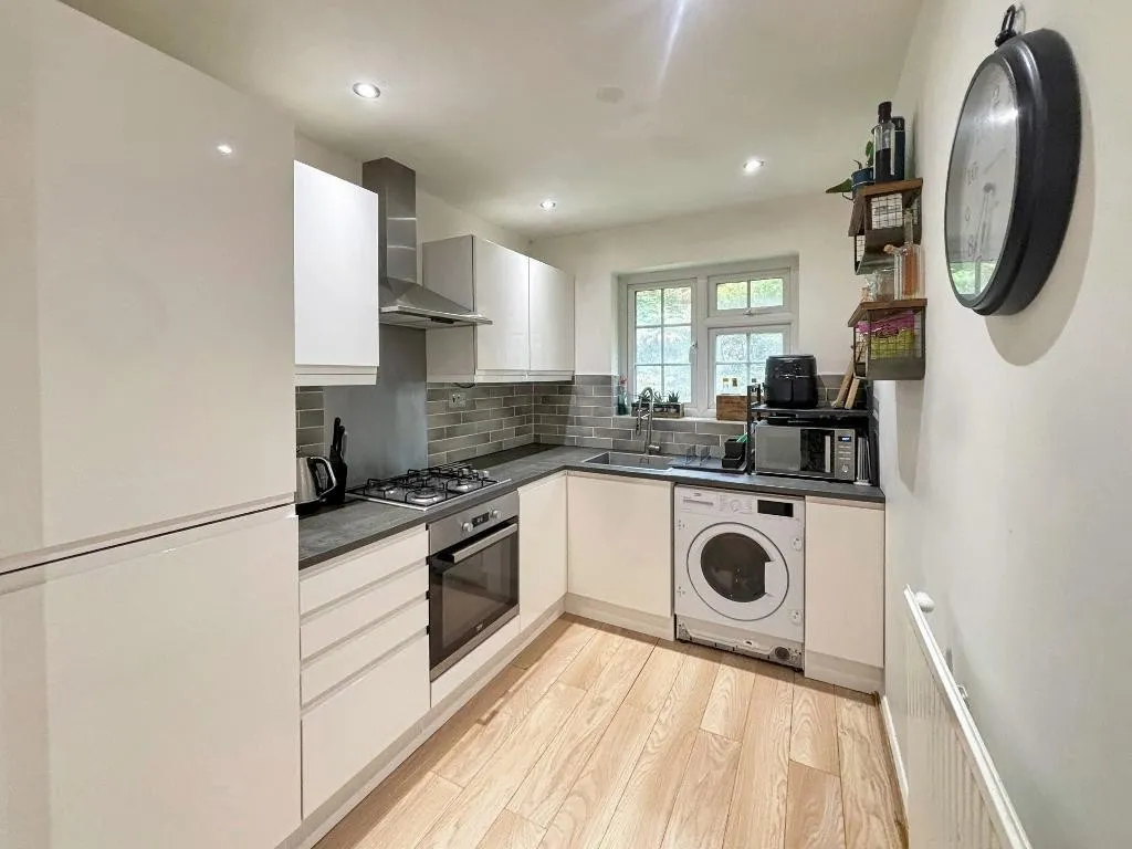 2 bed flat to rent, Spindlewood Gardens, Croydon