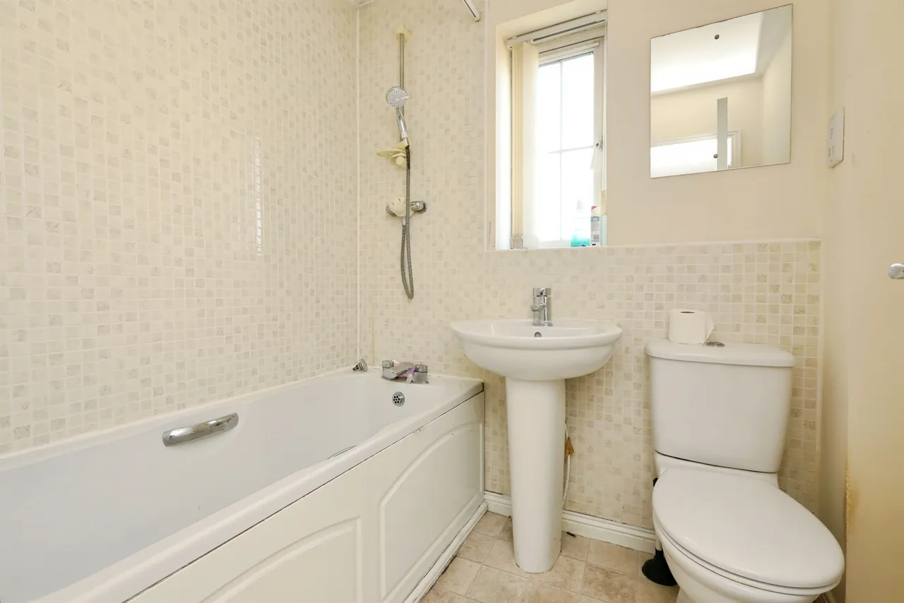 Denbigh Avenue, Worksop, S81, photo 13