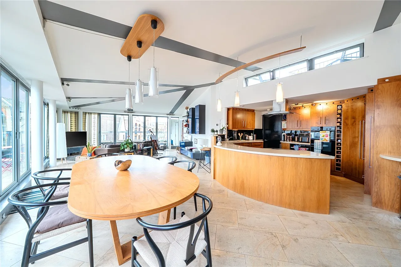 2 bed flat for sale, Morocco Street, London, SE1