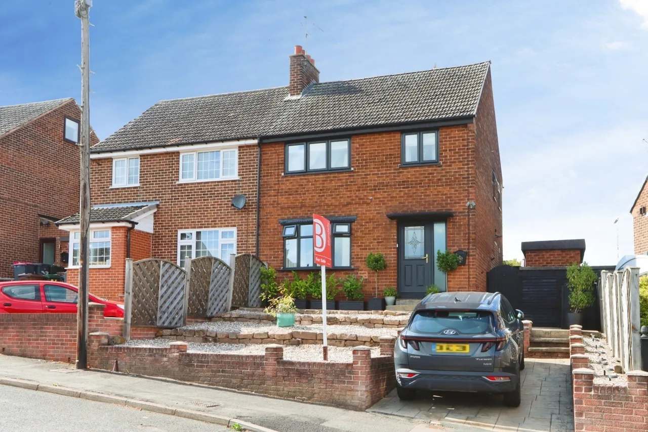 3 bed house for sale — Dewhill Avenue, Whiston, Rotherham, South Yorkshire, S60