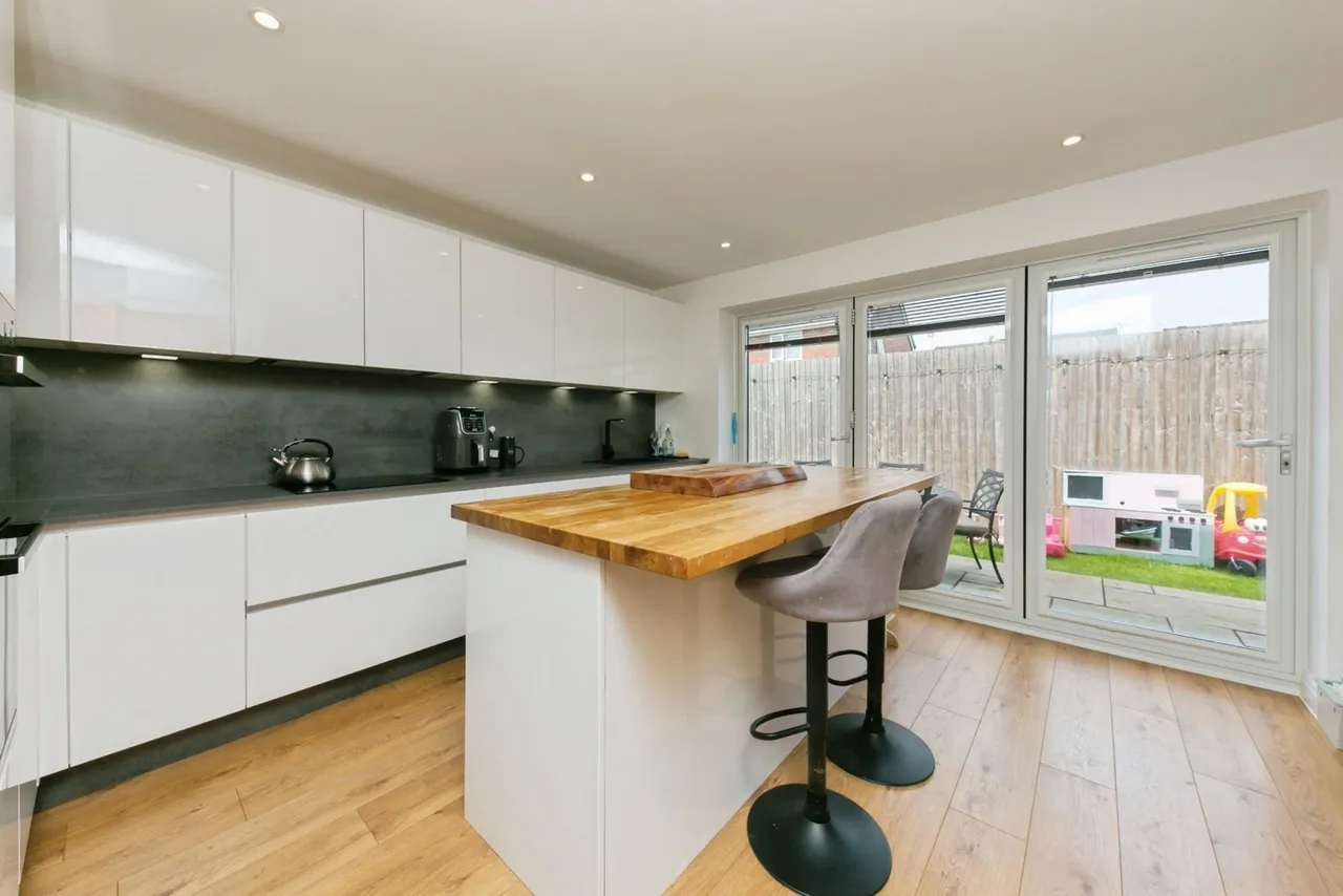 Crewe Road, CREWE, Cheshire, CW2, photo 3